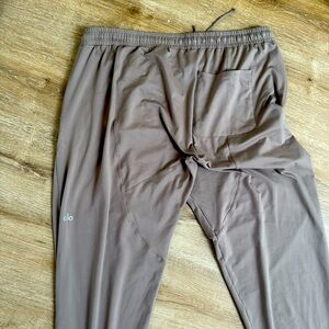 Men’s Alo sweat pants